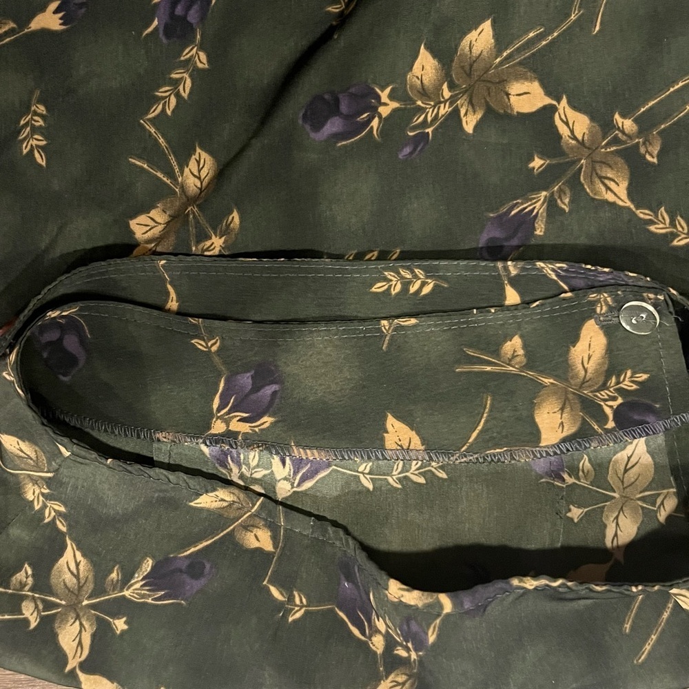Vintage essence long Floral Green and Gold Skirt size small - Picture 5 of 5
